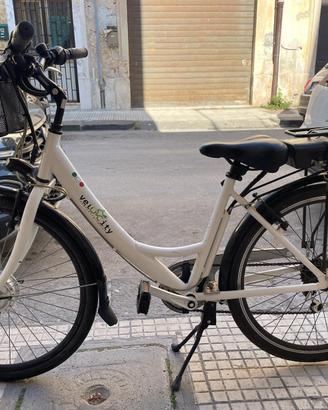 Bicicletta pedalata assistita Velo City