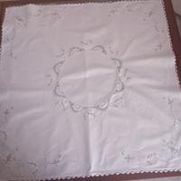 Centrotavola o tovaglia da the vintage 