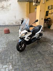 Aprilia sr Max 300