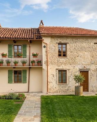 Rustico / Casale di 168 m² con più di 5 locali a C