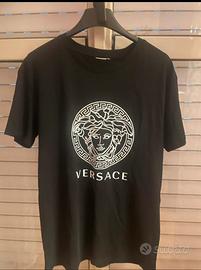 4 varie maglie con stampe