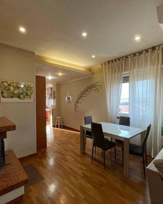 Attico / Mansarda di 95 m² con 3 locali a Roma