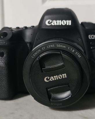 Canon EOS 6D Mark II con obiettivi EF 50mm e 85mm