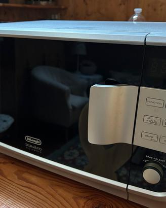 Forno a microonde come nuovo