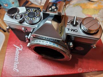 OLYMPUS OM1 New Solo Corpo Silver Nuovo