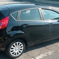 FORD Fiesta 6ª serie - 2014