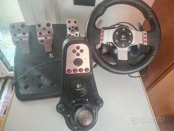 volante, pedaliera e modulo marce. Logitech G27