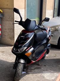 Scooter SR 50 Aprilia modello Tetsuya Harada