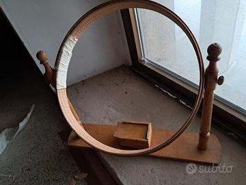 Telaio d'epoca per ricamo