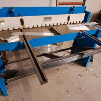 Cesoia e piegatrice manuale