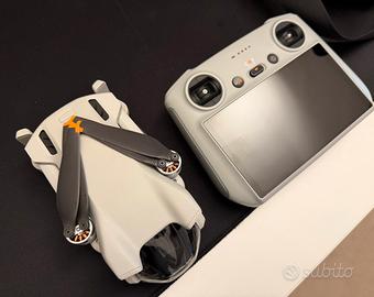 DJI Mini 3 Fly More Combo (DJI RC) – Pari al nuovo