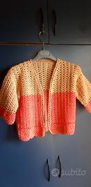 2 giacche e una calotte in cotone lavorate a mano