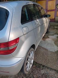 B200 MERCEDES