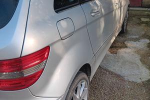 B200 MERCEDES