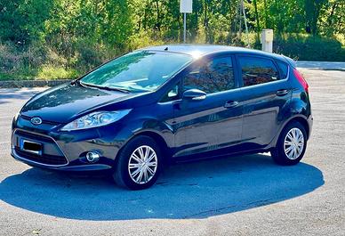 Ford fiesta 5 porte TITANIUM 1.2 benzina/GPL