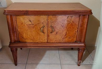 Comodino in radica anni 50