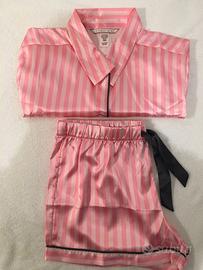 Pigiama Victoria’s Secret rosa a righe in raso