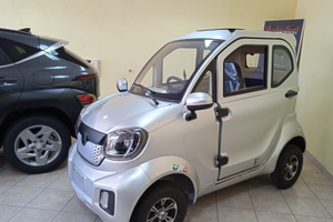 Scooter elettrico cabinato UFO F4 Mobility