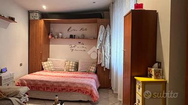 MONOLOCALE A CORBETTA