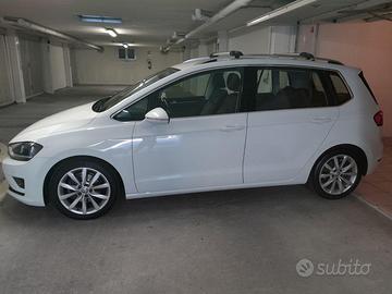 GOLF SPORTSVAN