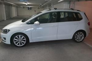GOLF SPORTSVAN