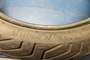 Gomme Beverly 300