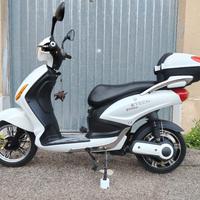 bici scooter elettrico pedali marca Ztech