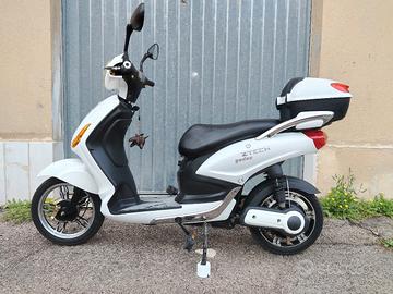 bici scooter elettrico pedali marca Ztech