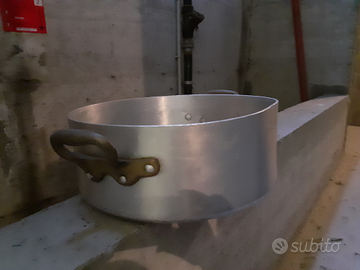 Vecchio pentolone da strega