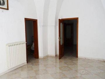 Villa di 1000 m² con più di 5 locali e box auto do