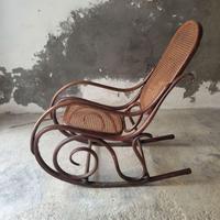 Sedia a dondolo Thonet