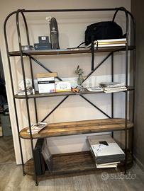 Libreria stile Modern Industrial