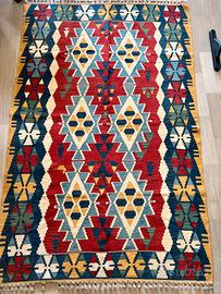 Kilim originale autentico fatto a mano.