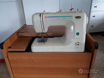 Macchina per cucito Aurora