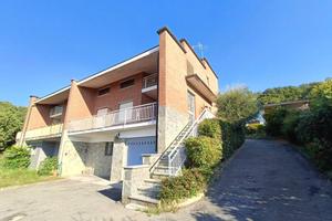 Villa di 178 m² con 5 locali e box auto doppio a M