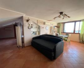 Rif 925 mansard arredata con posto auto
