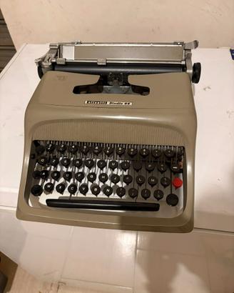 Olivetti Studio 44 – Macchina da scrivere vintage