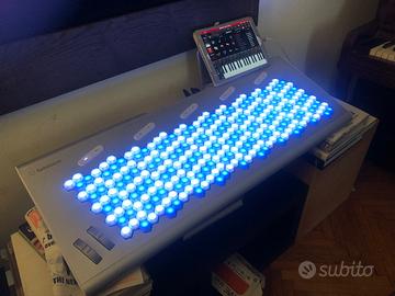 Tastiera musicale isomorfica "Lumatone"