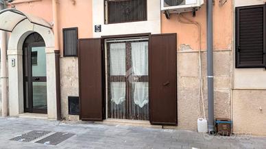 MONOLOCALE A MARGHERITA DI SAVOIA