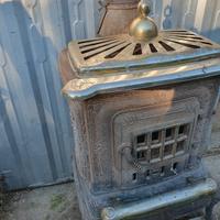 Stufa a legna in ghisa 