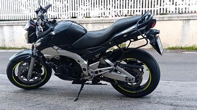 Suzuki GSR 600