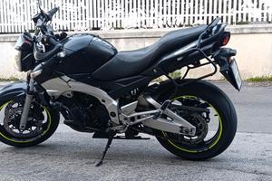 Suzuki GSR 600