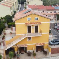 Carloforte 3 monolocali uso abitativo 120mq totali