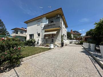 APPARTAMENTO BICAMERE RISTRUTTURATO CON GIARDINO