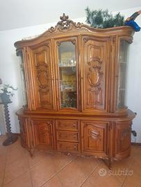 Cristalliera in stile classico intagliata a mano