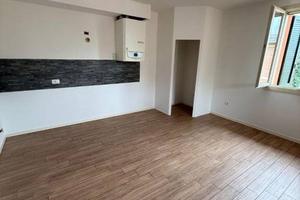 Appartamento di 102 m² con più di 5 locali a Bompo