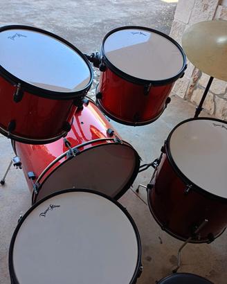 batteria acustica rossa 
