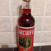 Bottiglia vintage liquore carciofo