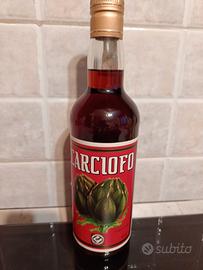 Bottiglia vintage liquore carciofo
