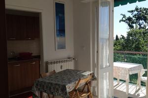 Bilocale zona residenziale vista mare